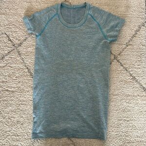 Lululemon swiftly tech short sleeve size 6